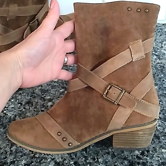 Joyfolie Winona Leather Suede Buckle Strappy Ankle Boots. Size 7 - Picture 15 of 16